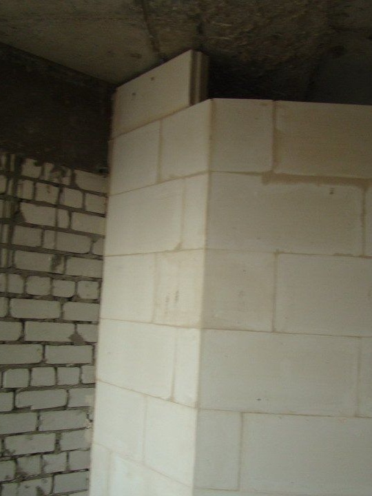 Направете си преградна стена, направена от плочи с газов хребет