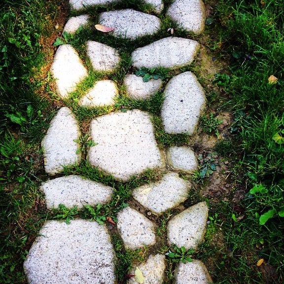 Направи си каменна пътека