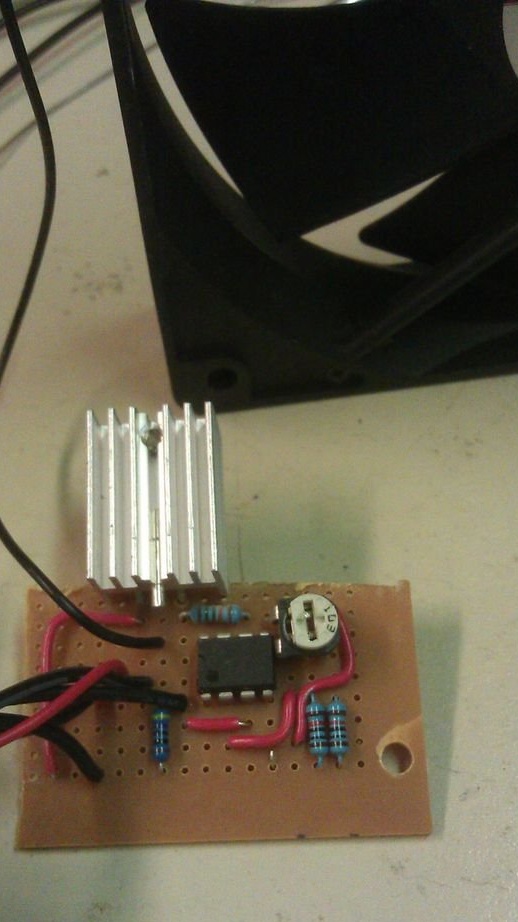 Термостат за компютърен вентилатор без микроконтролер